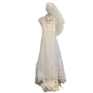 Vintage White Lace Wedding Dress